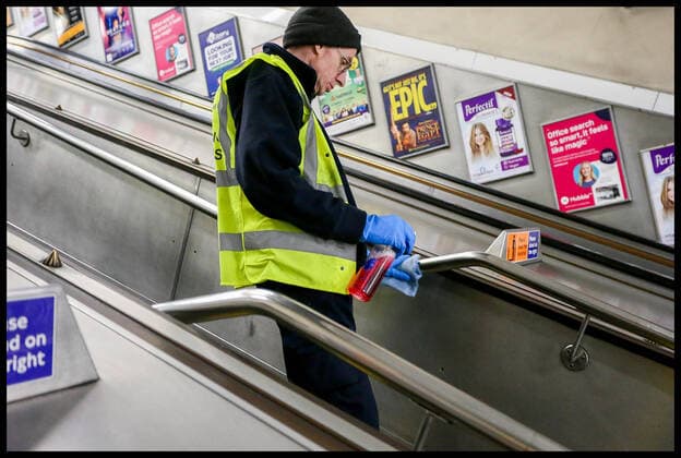 . 21 03 2020. London, United Kingdom. Ongoing Coronavirus Crisis. A cleaner disinfects the handrails at Marylebone Underground Station during the Coronavirus crisis.  xMartynxWheatleyx xi-Imagesx IIM-20941-0002