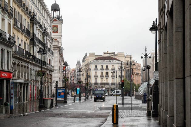 March 21, 2020, Madrid, MADRID, SPAIN: Illustration, general view of Puerta del Sol square during the sixth day after the Government declared the state of alarm in Spain and recommended people to stay at home to fight coronavirus COVID-19 on March 21, 2020 in Madrid, Spain Madrid SPAIN - ZUMAa181 20200321_zaa_a181_017 Copyright: xOscarxJ.xBarrosox
