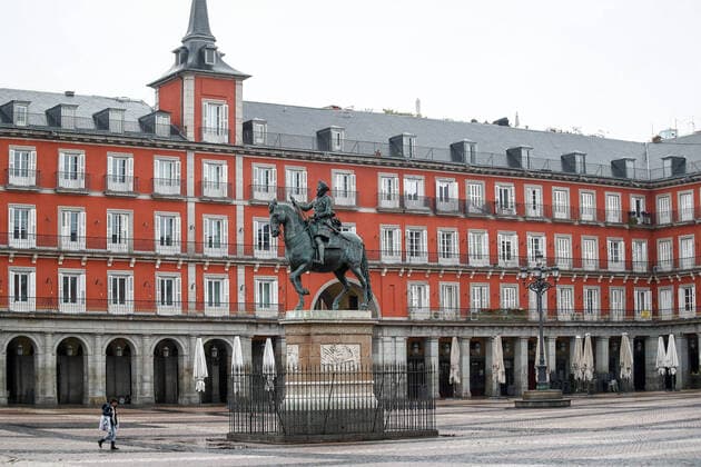 March 21, 2020, Madrid, MADRID, SPAIN: Illustration, general view of Mayor Square during the sixth day after the Government declared the state of alarm in Spain and recommended people to stay at home to fight coronavirus COVID-19 on March 21, 2020 in Madrid, Spain Madrid SPAIN - ZUMAa181 20200321_zaa_a181_036 Copyright: xOscarxJ.xBarrosox