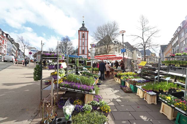 Coronavirus fear, effects because of the coronavirus Covid 19, another curfew comes in NRW the city center of Siegen almost empty, the weekly market in the upper city took place downtown on 21 03 2020 in Siegen Germany