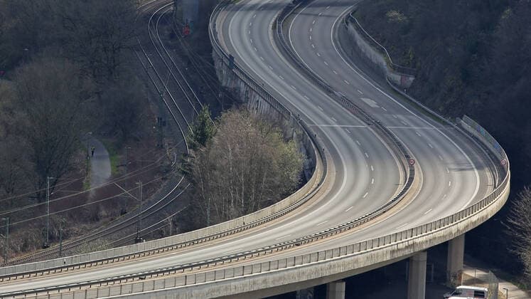 Coronavirus anxiety, effects because of coronavirus Covid 19, there is still a curfew in NRW The HTS, Huettentalstrasse Hüttentalstrasse, empty, no traffic City center on 21 03 2020 in Siegen Germany