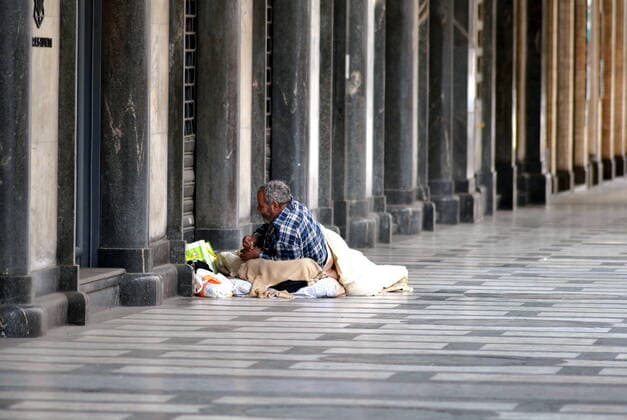 Milan, Images at the time of Coronavirus, homeless homeless man in Corso Matteotti (Maurizio Maule Fotogramma, Milan - 2020-03-21) p.s. la foto e utilizzabile nel rispetto del contesto in cui e stata scattata, e senza intento diffamatorio del decoro delle persone rappresentate  Copyright: xMaurizioxMaulex xFOTOGRAMMAx