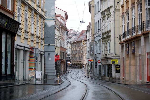 Graz 21 03 2020, Innenstadt, Graz, AUT, Coronavirus in Austria, The Austrian government extended the measures and laws to contain and spread the Corona Virus pandemic until April 13 2020, in Graz, Austria on 2020 03 21  EP_ies