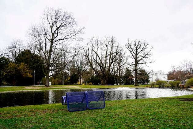 Corona Virus Pandemic, bfischu, HMB Media Schumacher, 21 03 20, Nuremberg, Germany Nuremberg City Park Copyright: HMBxMedia Schumacher