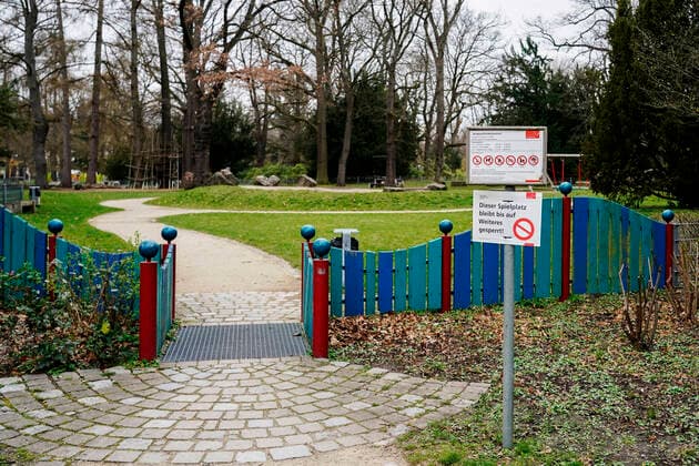Corona Virus Pandemic, bfischu, HMB Media Schumacher, 21 03 20, Nuremberg, Germany Nuremberg City Park, Playground closed Copyright: HMBxMedia Schumacher
