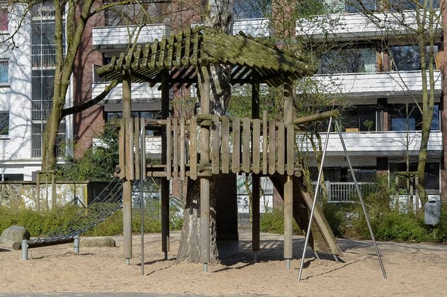 A curfew is being discussed to contain the coronavirus, the photo shows an empty childrens playground, playground in a green area, an empty climbing frame, 21 03 2020, Bremen Germany , News, Feature, Coronavirus Bremen xobx