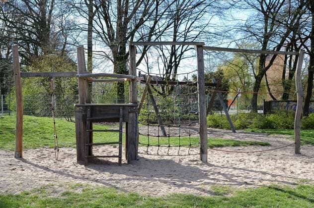 A curfew is being discussed to contain the coronavirus, the photo shows an empty childrens playground, playground in a green area, an empty climbing frame, 21 03 2020, Bremen Germany , News, Feature, Coronavirus Bremen xobx