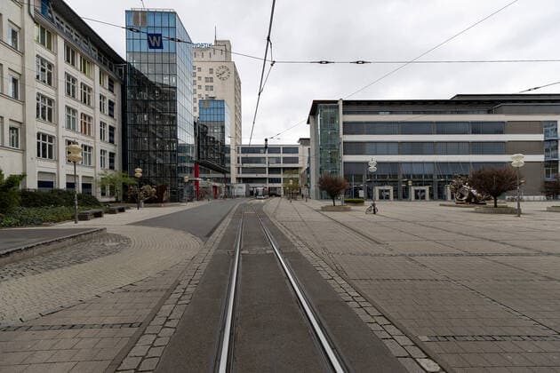 Corona crisis in Jena Ban on entering the campus ensures empty university Campus Jena Zentrum Thüringen Germany xRMx