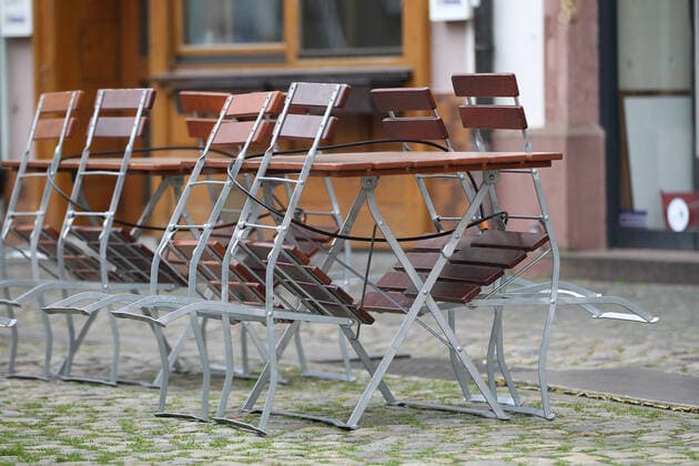 Freiburg Themed picture Life in Freiburg im Breisgau with Coronavirus, Corona Virus, COVID 19 Themed picture Life in Freiburg im Breisgau with Coronavirus, Corona Virus, COVID 19 Bars, Clubs, Pubs, Restaurants, Restaurants in Freiburg in Breisgau closed, Chairs are up, empty, completely empty, nobody there, no people, Muensterplatz without people, Themed picture, Feature picture, Symbol picture Copyright: xFleigx xEibner-Pressefotox EP_dfg