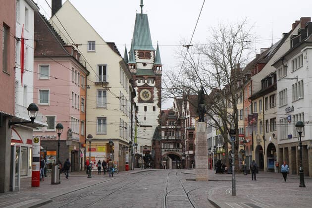 Freiburg Themed picture Life in Freiburg im Breisgau with Coronavirus, Corona Virus, COVID 19 Themed picture Life in Freiburg im Breisgau with Coronavirus, Corona Virus, COVID 19 the emperors Joseph Straï¬e, Muenster, Muensterplatz, shopping street, shopping mile in Freiburg in Breisgau, deserted, completely empty, nobody there, no people, without people, Themed picture, feature picture, symbol picture Copyright: xFleigx xEibner-Pressefotox EP_dfg