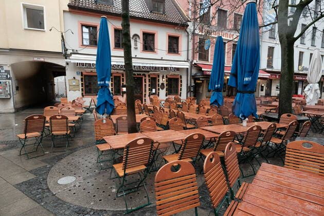 The tables of the Bratwurst Glöckl at the cathedral and Augustiner at the cathedral Restriction in Bavaria due to Corona pandemic Day 1, Munich on 21 03 2020