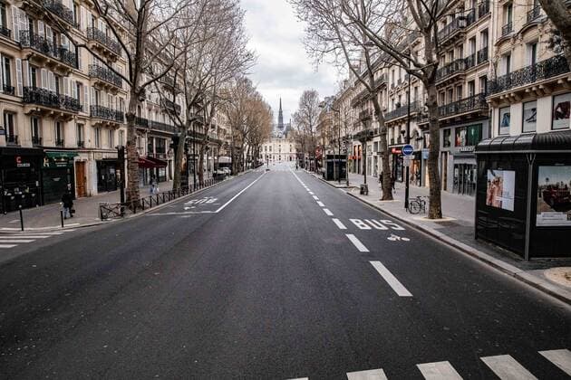 Atmosphere in the streets of Paris during the head of state ordered people to stay home to stop the spread of Covid-19, in the center of Paris, at the touristic dicstrict Saint Michel, on March 21, 2020.  Copyright: xChristophexMorinx