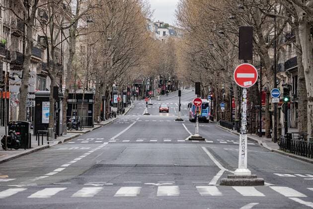 Atmosphere in the streets of Paris during the head of state ordered people to stay home to stop the spread of Covid-19, in the center of Paris, at the touristic dicstrict Saint Michel, on March 21, 2020.  Copyright: xChristophexMorinx