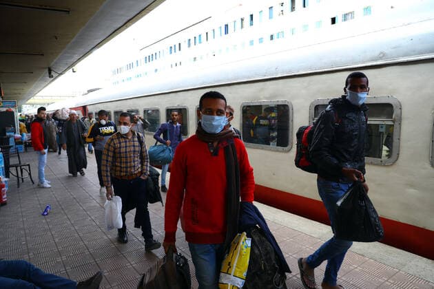 (200321) -- CAIRO, March 21, 2020 (Xinhua) -- People wearing face masks are seen at Ramses railway station in Cairo, Egypt, on March 21, 2020. Egypt announced on Saturday two more deaths from COVID-19 and nine new cases of infection, bringing the total number of confirmed cases to 294 in the country. (Photo by Ahmed Gomaa Xinhua) EGYPT-CAIRO-COVID-19-MEASURES 