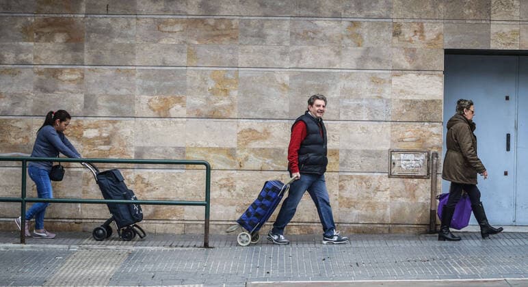 March 21, 2020: March 21, 2020 (Malaga) Take out the dog ,make the purchase are the only esxcusas to be on the street in the state of alarm of Spain. Despite this, there are still queues at the doors of the supermarkets in Malaga, where the star product is toilet paper and basic necessities. These are consequences of the Coronavirus. - ZUMAc161 20200321_zap_c161_069 Copyright: xLorenzoxCarnerox