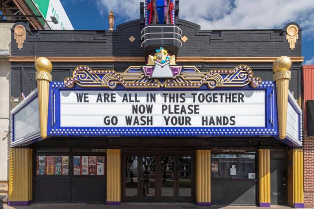 Bilder des Jahres 2020, News 03 März March 21, 2020, Ferndale, Michigan, USA: Ferndale, Michigan USA - 21 March 2020 - A coronavirus message on the marquee of the Magic Bag theater, closed because of the epidemic. Ferndale USA - ZUMAw66_ 20200321_zaf_w66_011 Copyright: xJimxWestx