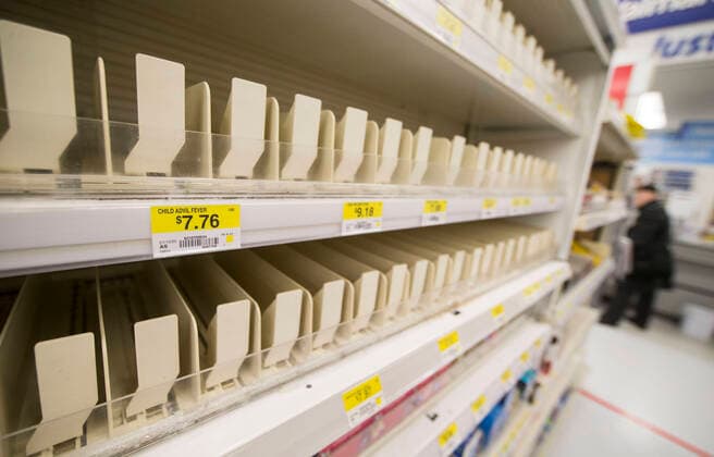 News Bilder des Tages (200322) -- TORONTO, March 22, 2020 -- Empty shelves of child Advil are seen at a pharmacy in Toronto, Canada, March 21, 2020. With shortages of many items like face masks, surgical gowns, protective eye-wear and hand sanitizers, Canada s Ontario Provincial Premier Doug Ford appealed to the province s manufacturing sector to help produce key medical supplies on Saturday. (Photo by Xinhua) CANADA-TORONTO-COVID-19-MEDICAL SUPPLIES-SHORTAGE ZouxZheng 