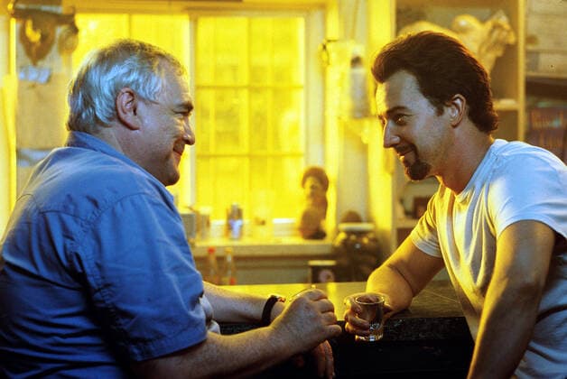 25TH HOUR, Brian Cox, Edward Norton, 2002, (c) Walt Disney courtesy Everett Collection Walt Disney Co. Courtesy Everett Collection !ACHTUNG AUFNAHMEDATUM GESCHÃ„TZT! PUBLICATIONXNOTxINxCANxCHNxFRAxITAxJPNxNORxPOLxRUSxESPxUKxUSA Copyright: xWaltxDisneyxCo. CourtesyxEverettxCollectionx MCDTWFI EC025
