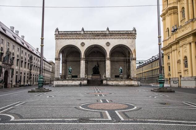 March 22, 2020, Munich, Bavaria, Germany: The empty Odeonsplatz in Munich, Germany. Even on Sundays, the plaza and streets are filled with church-goers, cafe customers, and tourists. Displays of the empty streets and city center of Munich, Germany after restrictions on public life were put into force. The Interior Ministry has stated that cold weather, rain, and snow is a positive in this case. In comparison to a complete ban, Bavaria still allows highly restricted movement outside of the home and police are prepared act against violations. Munich Germany - ZUMAb160 20200322_zbp_b160_062 Copyright: xSachellexBabbarx