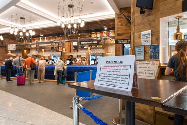 LONDON 20200322 Information about the Coronavirous at an open restaurant at Heathrow Airport on Sunday March 22, 2020 The Coronavirus is affecting air traffic and airports around the world LONDON UK x62360x,  Copyright: xMikaelxFritzon TTx CORONA HEATHROW
