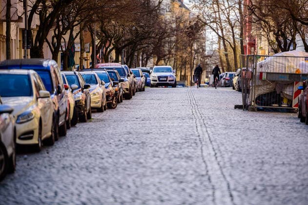 March 22, 2020: Two cyclists ride on an empty street in Berlin Schöneberg while the Berlin Senate has decided on further precautions to contain the coronavirus pandemic. Therefore, no more events, meetings and gatherings of more than ten people are allowed. Physical contact with other people is to be reduced to an absolutely necessary minimum in the future. Wherever possible, a minimum distance between two persons of 1.5 metres should be maintained. - ZUMAs172 20200322_zap_s172_013 Copyright: xJanxScheunertx