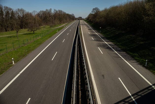 Coronavirus COVID 19 Empty federal highway 27 during the corona crisis Stuttgart Mitte Baden Württemberg Germany Copyright: xLeif-HendrikxPiechowskix