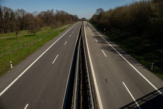 Coronavirus COVID 19 Empty federal highway 27 during the corona crisis Stuttgart Mitte Baden Württemberg Germany Copyright: xLeif-HendrikxPiechowskix