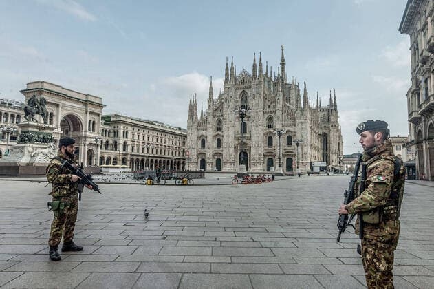 Milan. Army checks public order in Piazza Duomo no person. Case COVID19 Coronavirus (Carlo Cozzoli Fotogramma, Milan - 2020-03-22) p.s. la foto e utilizzabile nel rispetto del contesto in cui e stata scattata, e senza intento diffamatorio del decoro delle persone rappresentate  Copyright: xCarloxCozzolix xFOTOGRAMMAx