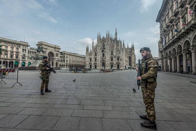 Milan. Army checks public order in Piazza Duomo no person. Case COVID19 Coronavirus (Carlo Cozzoli Fotogramma, Milan - 2020-03-22) p.s. la foto e utilizzabile nel rispetto del contesto in cui e stata scattata, e senza intento diffamatorio del decoro delle persone rappresentate  Copyright: xCarloxCozzolix xFOTOGRAMMAx