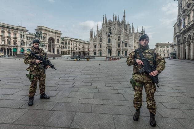 News Bilder des Tages Milan. Army checks public order in Piazza Duomo no person. Case COVID19 Coronavirus (Carlo Cozzoli Fotogramma, Milan - 2020-03-22) p.s. la foto e utilizzabile nel rispetto del contesto in cui e stata scattata, e senza intento diffamatorio del decoro delle persone rappresentate  Copyright: xCarloxCozzolix xFOTOGRAMMAx