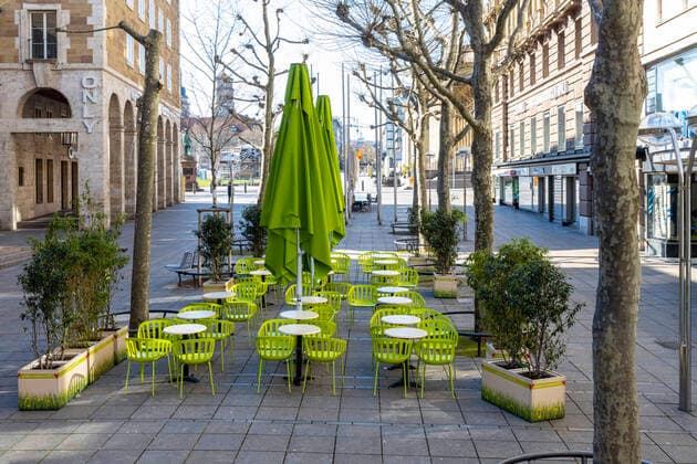 Stuttgart, 22 03 2020 Effects of the corona crisis A general decree paralyses the state capital Shops and restaurants are closed, group formations of three or more people are prohibited Pedestrian zone Königstraße in the city centre DEU, Germany, Baden Württemberg