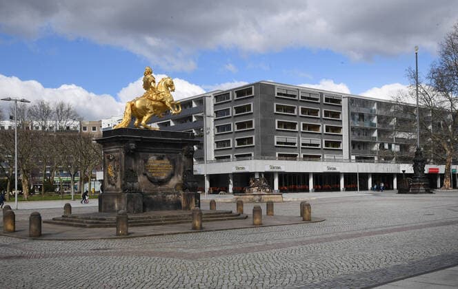 GER Dresden because of the initial restrictions due to the corona pandemic epidemic Disease Disease in the city center of Dresden squares and streets are empty like here the Neustaedter market with the Golden Rider 22 03 20 220320 ddbd