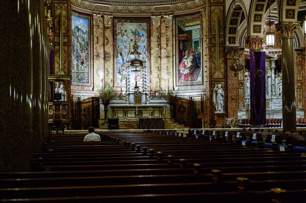 March 22, 2020, New York Manhattan, USA: The church saint Ignacio Loyola completely empty with only one person praying 03 223 20. New York Manhattan Park AV church saint Ignacio Loyola . . New York Manhattan USA - ZUMAs252 20200322_znp_s252_007 Copyright: xMarcusxSantosx