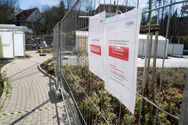 Corona-Testzentrum am Sonntag geschlossenes Corona-Testzentrum des evangelischen Klinikums Bethel in Bielefeld Corona Test center of Protestank Clinic Bethel in Bielefeld, closed on Sunday, 22.3.2020