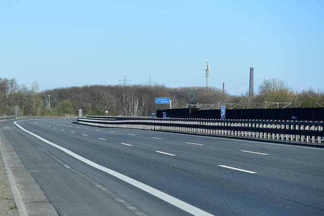 Coronavirus Empty motorway on 22 03 2020 in Duisburg There are almost no cars on the A42 motorway in Duisburg on 22 03 2020 In the afternoon, the Minister Presidents of the Länder and the Chancellor discuss further restrictions on peoples movement due to the corona crisis xRx