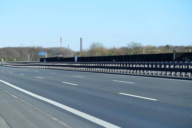 Coronavirus Empty motorway on 22 03 2020 in Duisburg There are almost no cars on the A42 motorway in Duisburg on 22 03 2020 In the afternoon, the Minister Presidents of the Länder and the Chancellor discuss further restrictions on peoples movement due to the corona crisis xRx