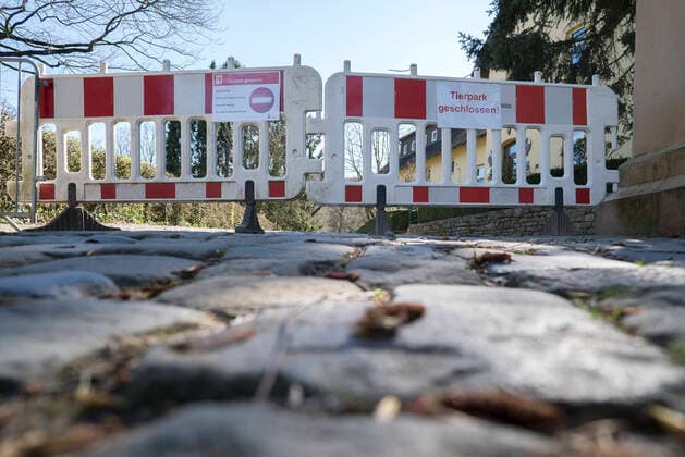 Tierpark Olderdissen beiliebtestes Ausflugsziel in Bielefeld, der Heimtatierpark Olderdissen, ist wegen der Corona-Pandemie geschlossen Olderdissen Zoo, most popular weekend destination, is closed due to Corona epidemic, 22.3.2020