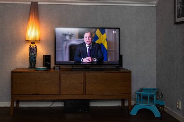 200322 A televised speech to the nation by Swedens Prime Minister Stefan Löfven on the occasion of the corona virus covid 19 on March 22, 2020 in Örby,  Copyright: MATHIASxBERGELD 47089476st