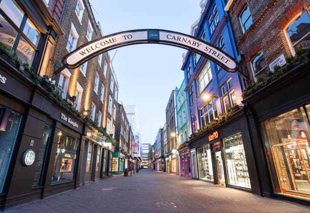 . 22 03 2020. London, United Kingdom. Coronavirus crisis. View of an almost empty Carnaby Street this evening. Despite the fact that during the weekend many people have ignored the British GovernmentÂ s recommendation to stay at home to battle the coronavirus, this afternoon, central spots in London were almost empty.  xGustavoxValientex xi-Imagesx IIM-20946-0010
