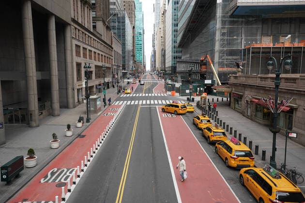 March 22, 2020, New York, NY, USA: New Yorkers respond to the Coronavirus on March 22, 2020 in New York. New York USA - ZUMAb148 20200322_zap_b148_093 Copyright: xBryanxSmithx
