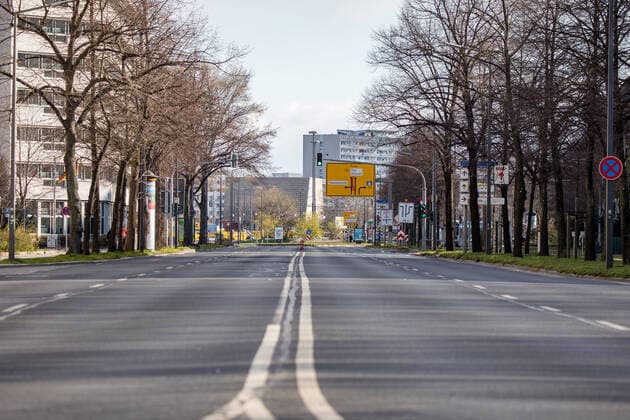 Sunday afternoon day 2 after the citys general administrative order with exit restrictions in Dresden due to the novel coronavirus Empty Albertstraße from Albertplatz towards Carolaplatz 22 03 2020, Dresden, Germany, Dresden Altstadt, Dresden