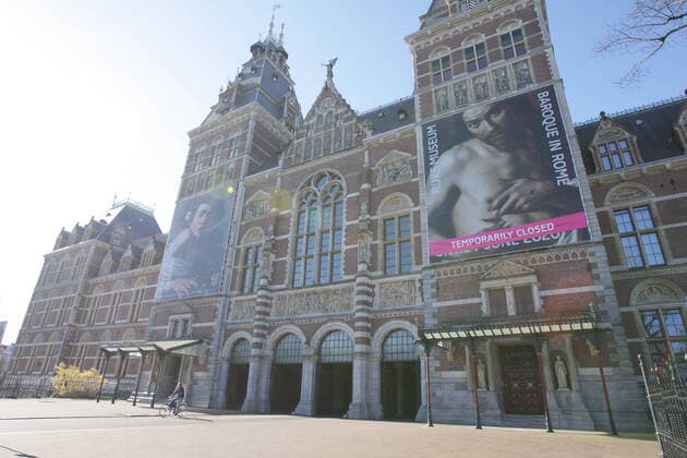A ride ride bicycle on empty street in front of the Rijksmuseum are close on March 22, 2020 in Amsterdam,Netherlands.The Dutch government ordered all Dutch schools, cafes, restaurants, coffeeshops, sex clubs and sport and fitness clubs to be closed as the government sought to prevent the further spread of coronavirus in the Netherlands. Amsterdam Netherlands Copyright: xPauloxAmorimx PAWP2M4B0820