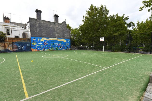 COVID19 VIC SCHOOL CLOSURES, General view of a basketball court at a Primary School in Melbourne s inner north, Monday, March 23, 2020. Victorian Premier Daniel Andrews has brought forward school holidays as a measure to slow the rapid spreading Covid-19 virus through the state. ( NO ARCHIVING, EDITORIAL USE ONLY, NO USE IN BOOKS WITHOUT CONSENT MELBOURNE VIC AUSTRALIA  Copyright: xJAMESxROSSx 20200323001458878902
