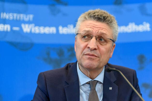 Lothar Wieler President of the Robert Koch Institute, RKI at the daily press briefing of the Robert Koch Institute RKI on the current developments of the pandemic COVID 19 Coronavirus in the lecture hall of the Robert Koch Institute in Berlin snapshot photography F Boillot