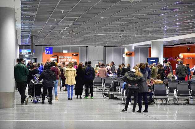 On Sunday 22 3 2020 Frankfurt Airport is almost orphaned during the initial restrictions in the Corona crisis except in the arrivals area Here the waiting and arriving passengers are sometimes close together bub