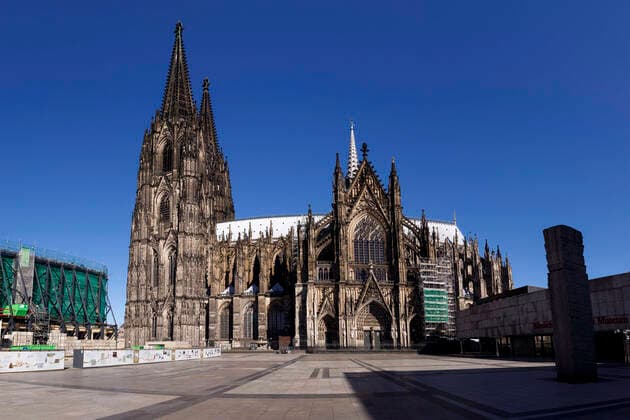 The deserted Roncalliplatz with Cologne Cathedral during the Corona crisis Cologne, 22 03 2020 Foto:xC.xHardtx xFuturexImage