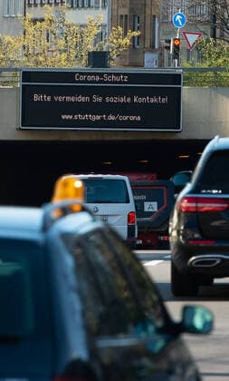 Coronavirus COVID 19 boards of the state capital Stuttgart informing about the handling of the coronavirus The information boards are located along all major entry roads into the state capital Stuttgart Mitte Baden Württemberg Germany Copyright: xLeif-HendrikxPiechowskix