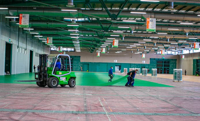 Bergamo Coronavirus - the operating room and the set-up works of the hospital of Campo dell ANA (national alpine association) in the Fair area; Editorial Usage Only  Copyright: xFotox& xa9;SergioxAgazzix xIPAx