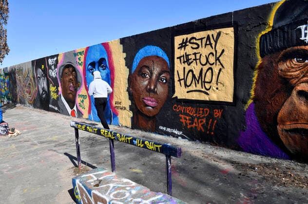 In times of exit restrictions and contact blocks due to the Corona crisis, the creativity of the graffiti artists in Mauerpark lives on Berlin, 23 03 2020 Foto:xF.xKernx xFuturexImage