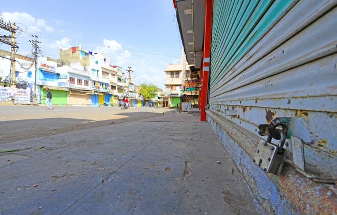 India: Janta Curfew in Rajasthan City streets and market wears a deserted look during Janta Curfew in the wake of coronavirus pandemic in Beawar. Beawar Rajashan India Copyright: SumitxSaraswat